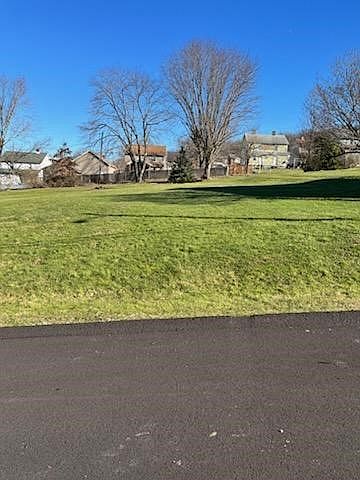 2nd image of 133 2nd St