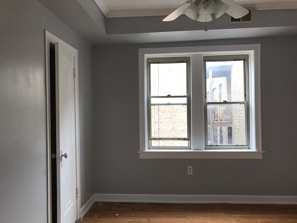 Bed room with hardwood floor