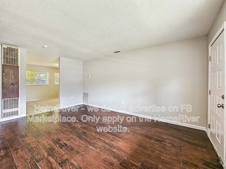 1550 Wright Dr — Photo 6