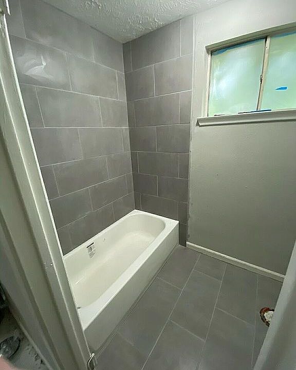 1st image of 6706 Castleview Ln