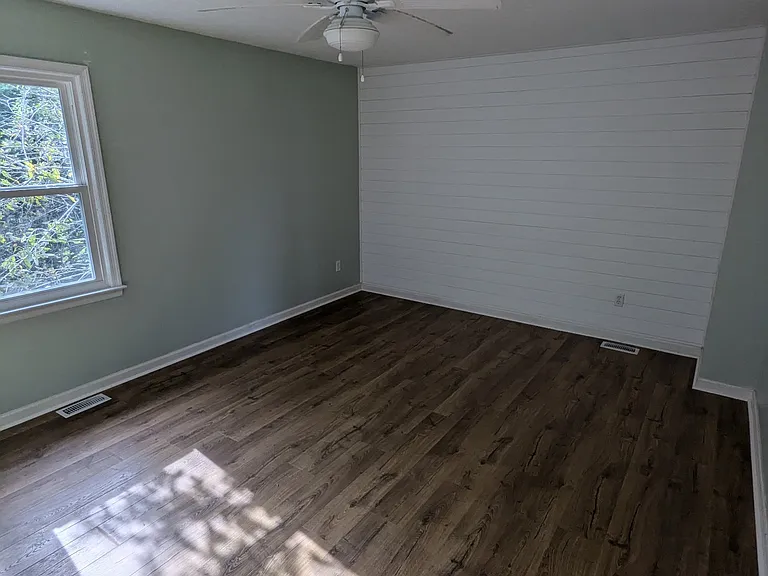 105 Yukon St — Photo 7