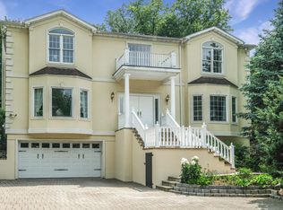 103 W Hartsdale Ave, Hartsdale, NY 10530