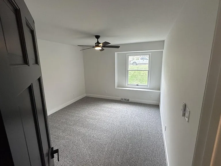 2301 Grant Ln — Photo 25
