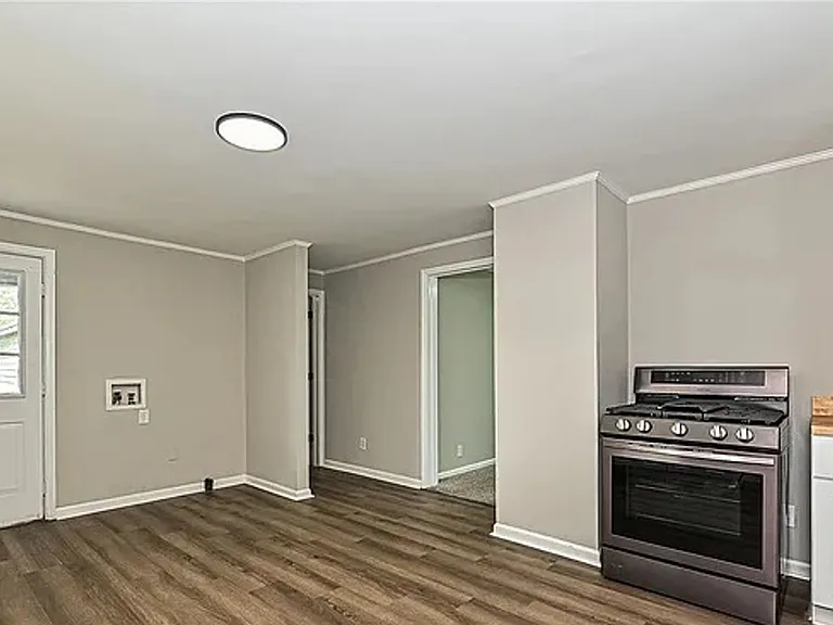225 Charlesvoix Ave — Photo 4