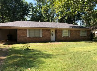 310 Sherry Ln, Palestine, TX 75803