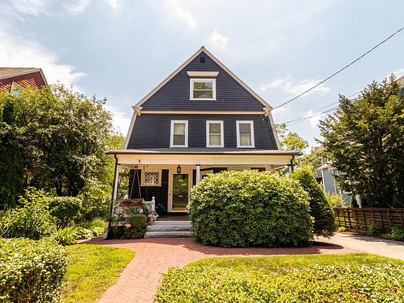 2nd image of 1046 Adams St #1