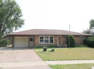 1844 Carter Rd, Dubuque, IA 52001