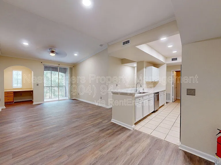 10075 Gate Pkwy N #1013 — Photo 7