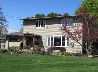 108 Limestone Ln, Syracuse, NY 13219