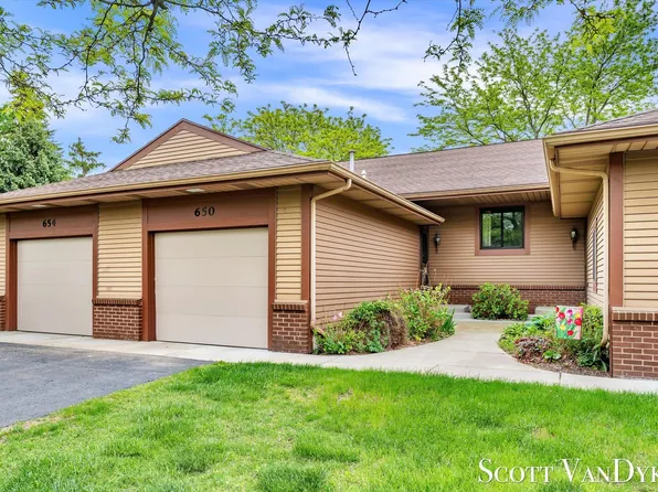 650 Bradford Pl NE, Grand Rapids, MI 49525