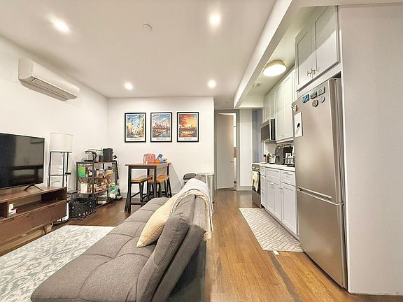 2nd image of 412 Suydam St #3F