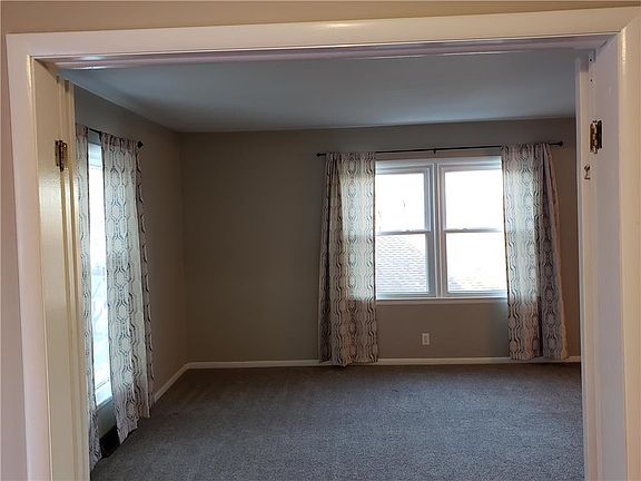 3rd image of 1511 Delaware St