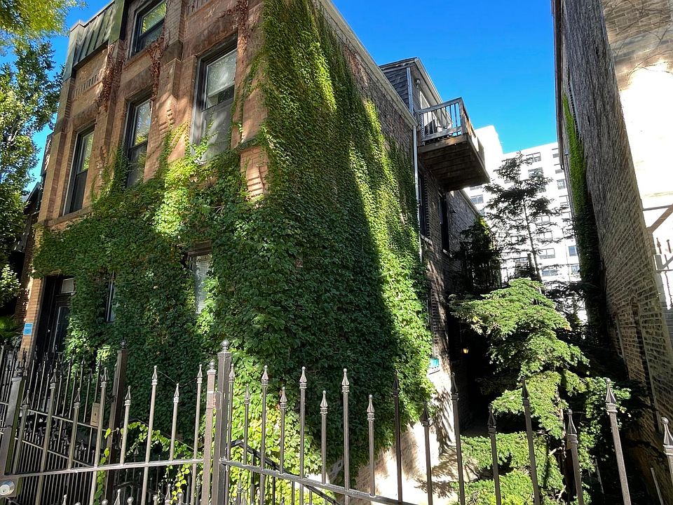 1st image of 1733 N Hermitage Ave APT 2R