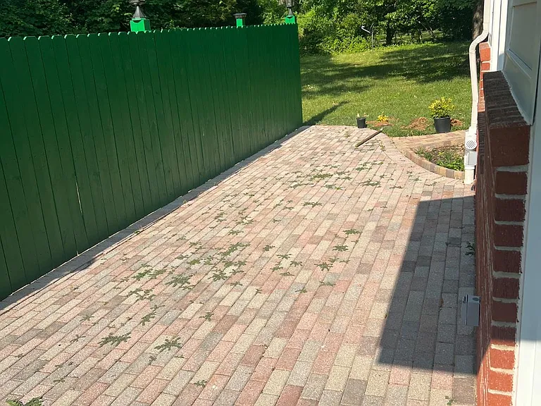 7703 Newcastle Dr — Photo 6