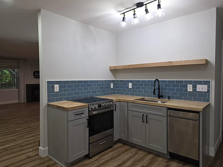 319 Silverberry Ct — Photo 5