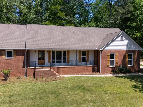 406 Ashford Cir, Lagrange, GA 30240