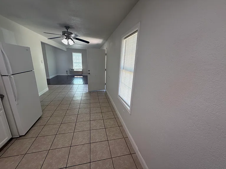 312 W Rentz St #89 — Photo 8