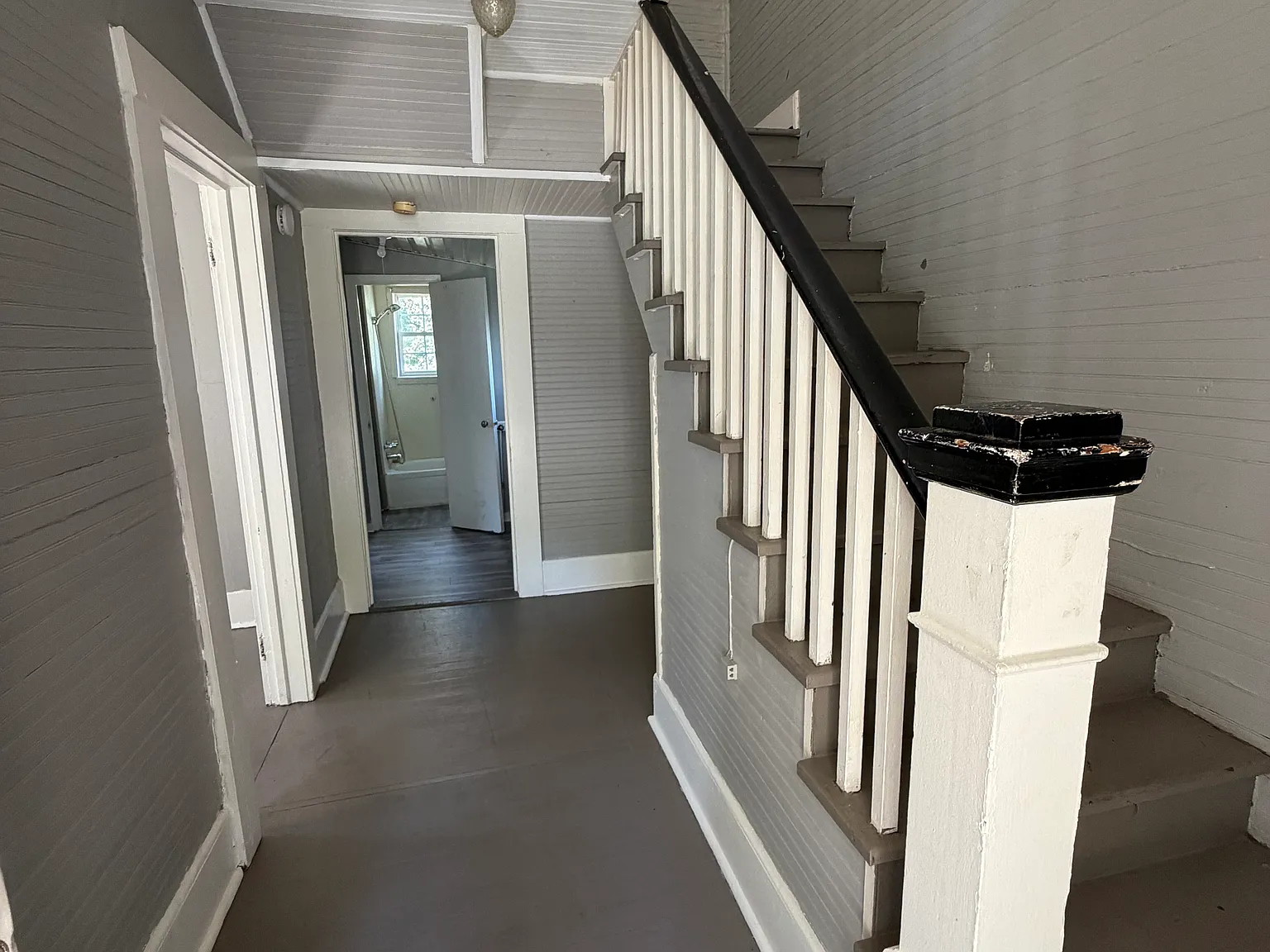 1 bed, 869 sqft, $725 — Photo 1