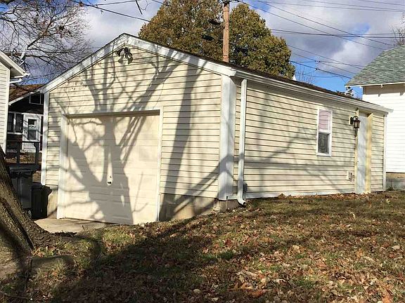 2nd image of 622 S 11th St