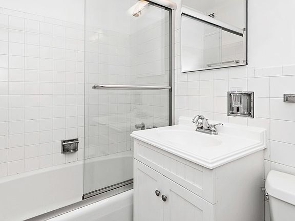 4th image of 170 W End Ave APT 27C