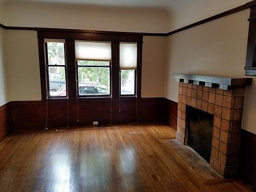 5th image of 187 Hartford St