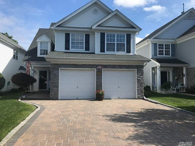1st image of 6 Emma Ln