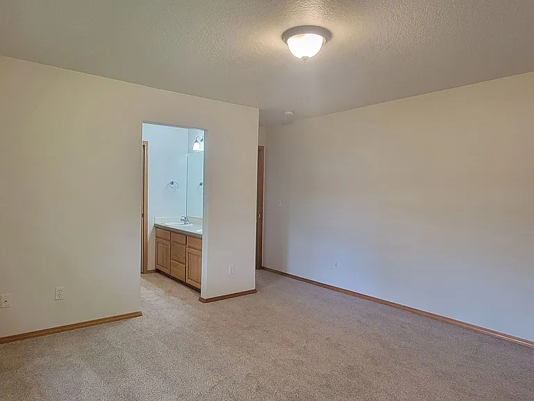 3267 NE Grandhaven Dr — Photo 13