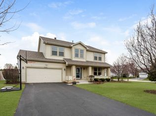 7869 Nursery Dr, Gurnee, IL 60031
