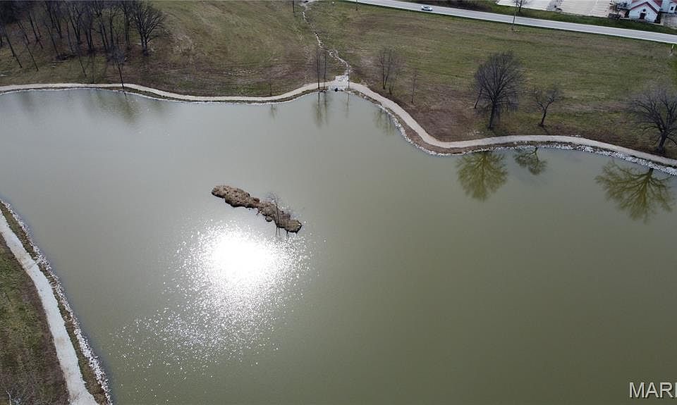 2nd image of 11 Serenity Lake Ct