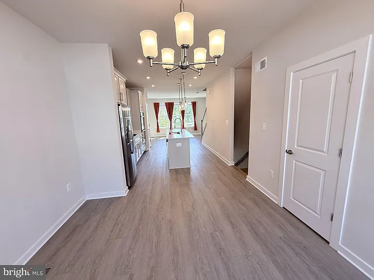 2505 Nicholson St — Photo 11