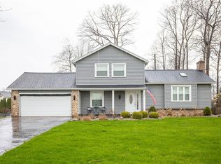 236 Long Park Dr, Rochester, NY 14612