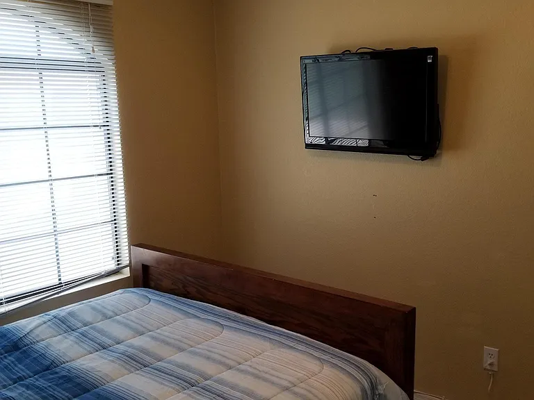 1902 N Barkley #9 — Photo 8