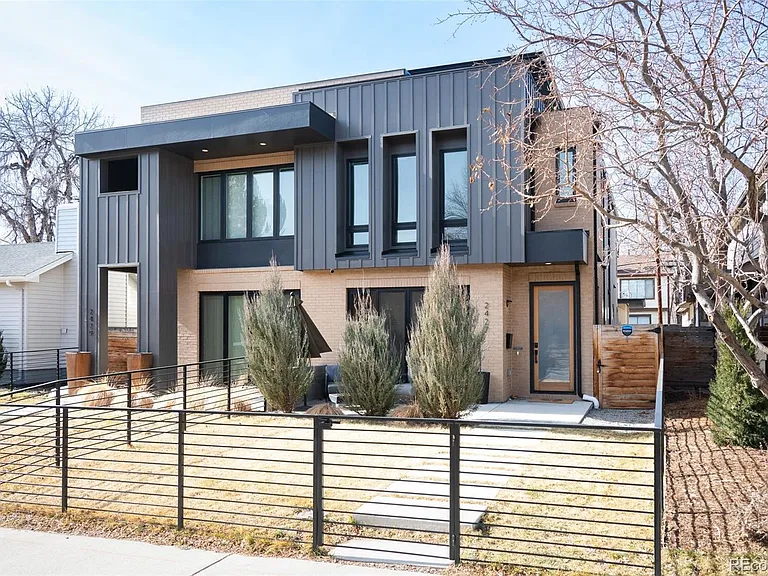 2427 S Race St — Photo 2