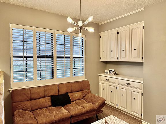 3rd image of 56 Lanshire Dr