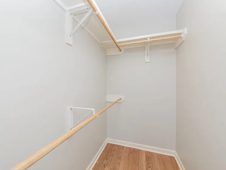 Gary Dr — Photo 11