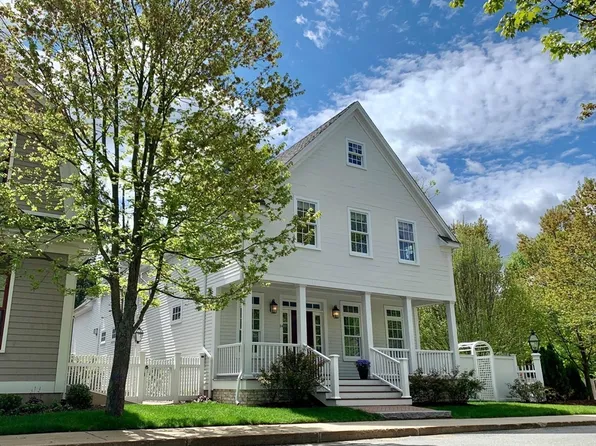 24 Maple St #24, Medfield, MA 02052