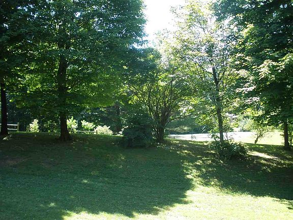 3rd image of 823 S Dogwood Ln