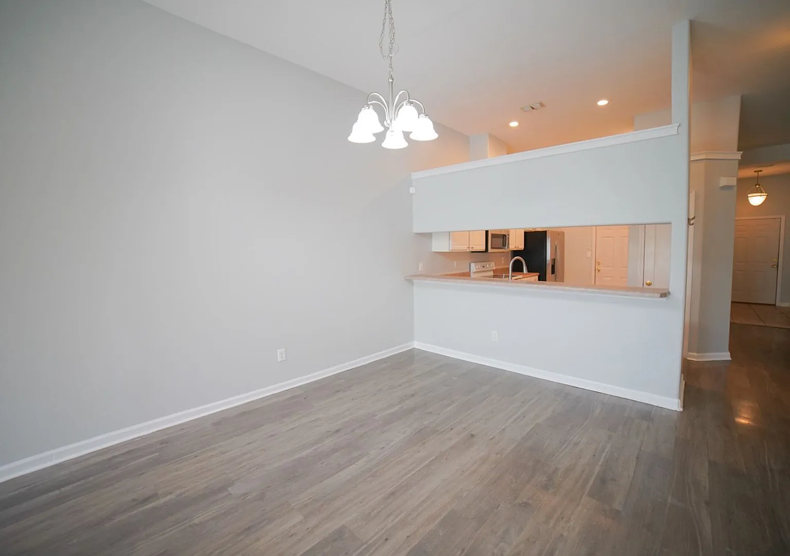 3 Bed / 2 Bath in Piney Z!! — Photo 3