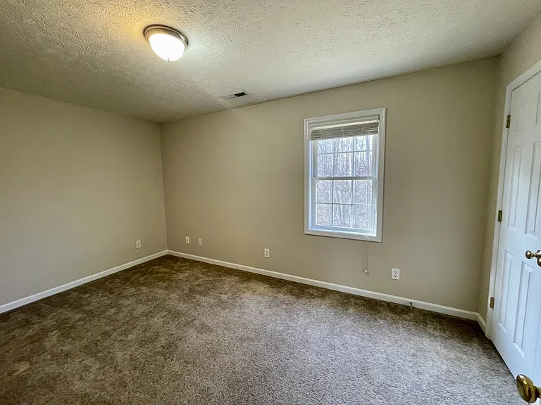 125 Primrose Ln #B — Photo 5