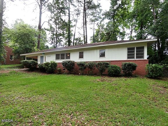 2nd image of 2721 Cowan Dr