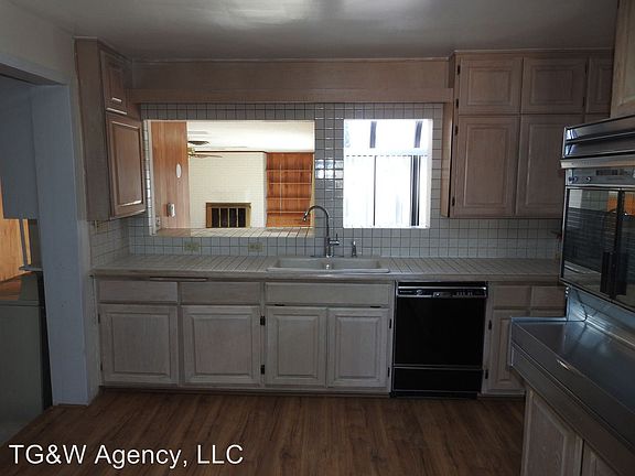 5th image of 1842 Florida St NE