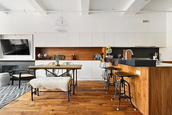 Sold by Compass | media 2