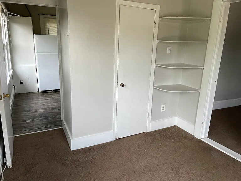 822 College St #2 — Photo 3