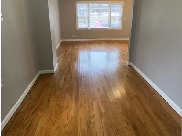 8249 Ward Pkwy, Kansas City, MO 64114