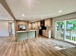 112 Hidden Lake Dr #112, Leonard, MI