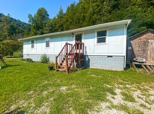 1575 Greasy Crk, Shelbiana, KY 41562