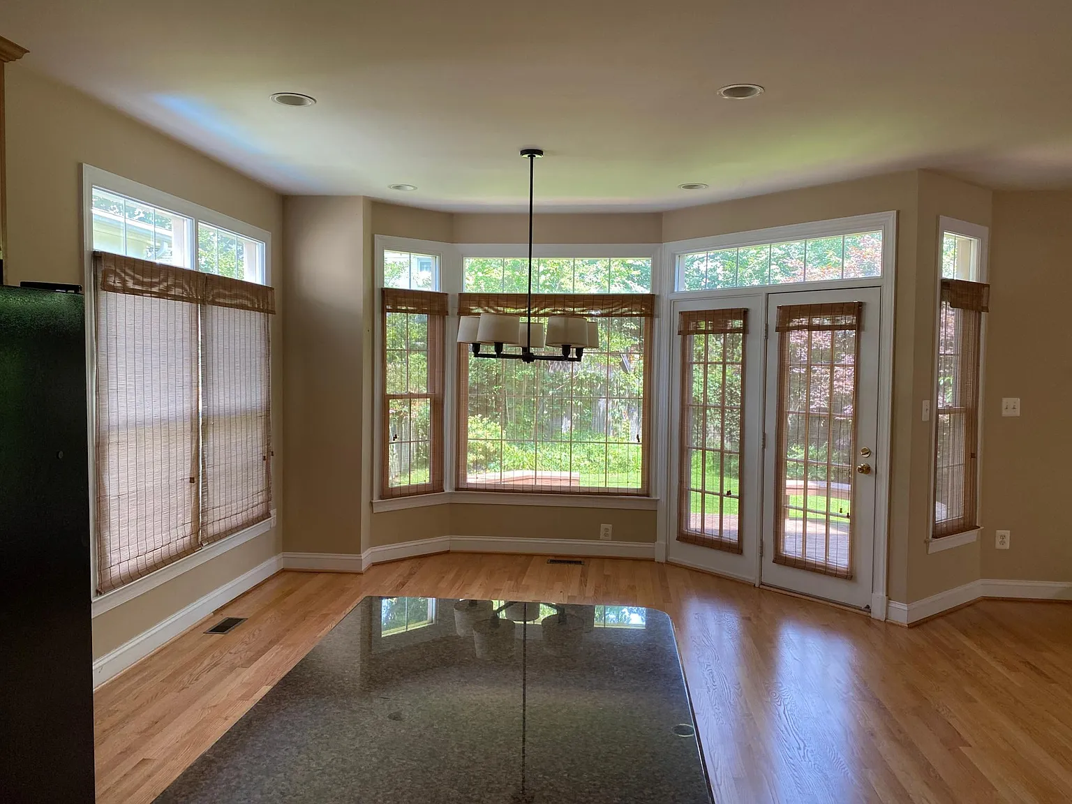 4 bed, 4.5 bath, 3606 sqft, $7,200 — Photo 2
