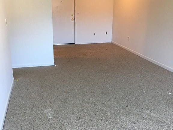 3rd image of 135 Grove St APT 130