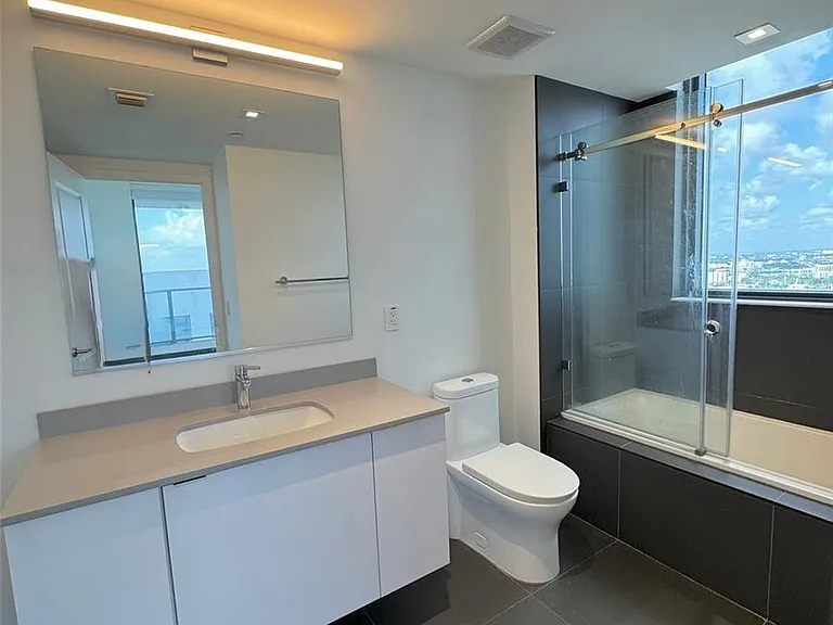 1600 NE 1st Ave #3216 — Photo 9