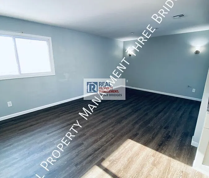 3125 Stafford Ln — Photo 8